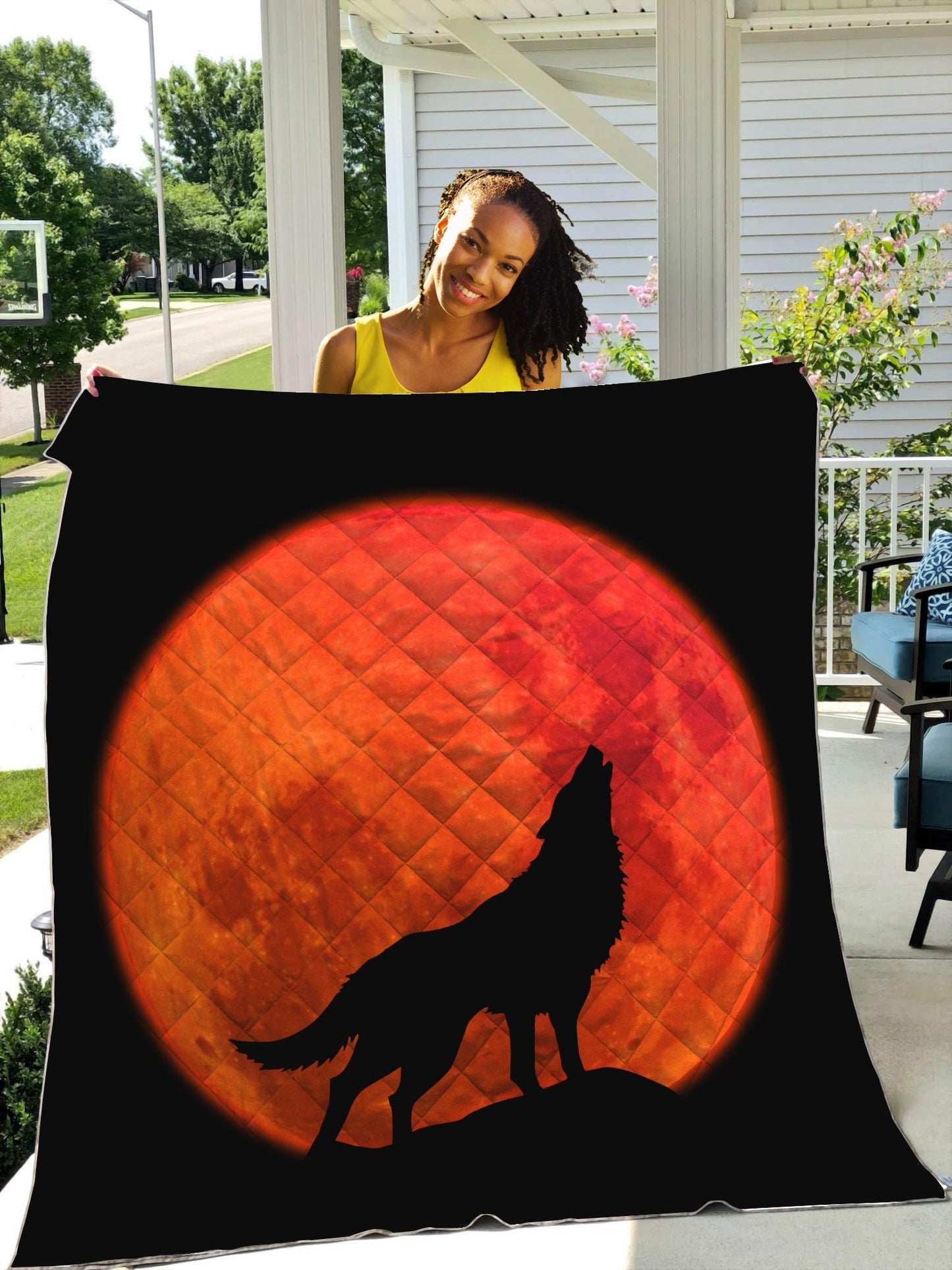 Wolf in Moon Quilt